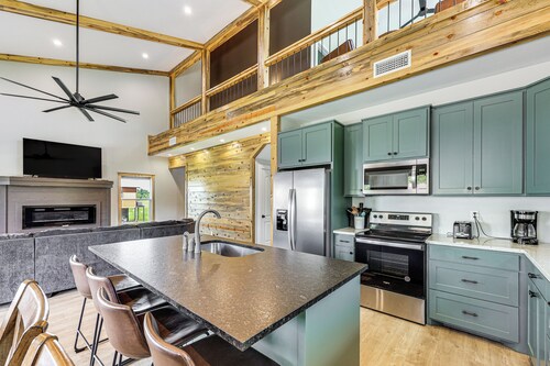 Family Tradition Glenwood Cabin w/ River Access!