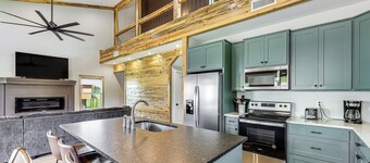 Family Tradition Glenwood Cabin w/ River Access!