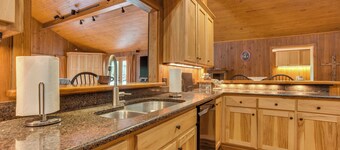 Private Walterboro Estate w/ Deck + Fire Pit!