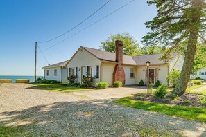 House (2 Bedrooms) | Interior - Lake Erie Escape: Family-friendly Home w/ Patio (Conneaut)