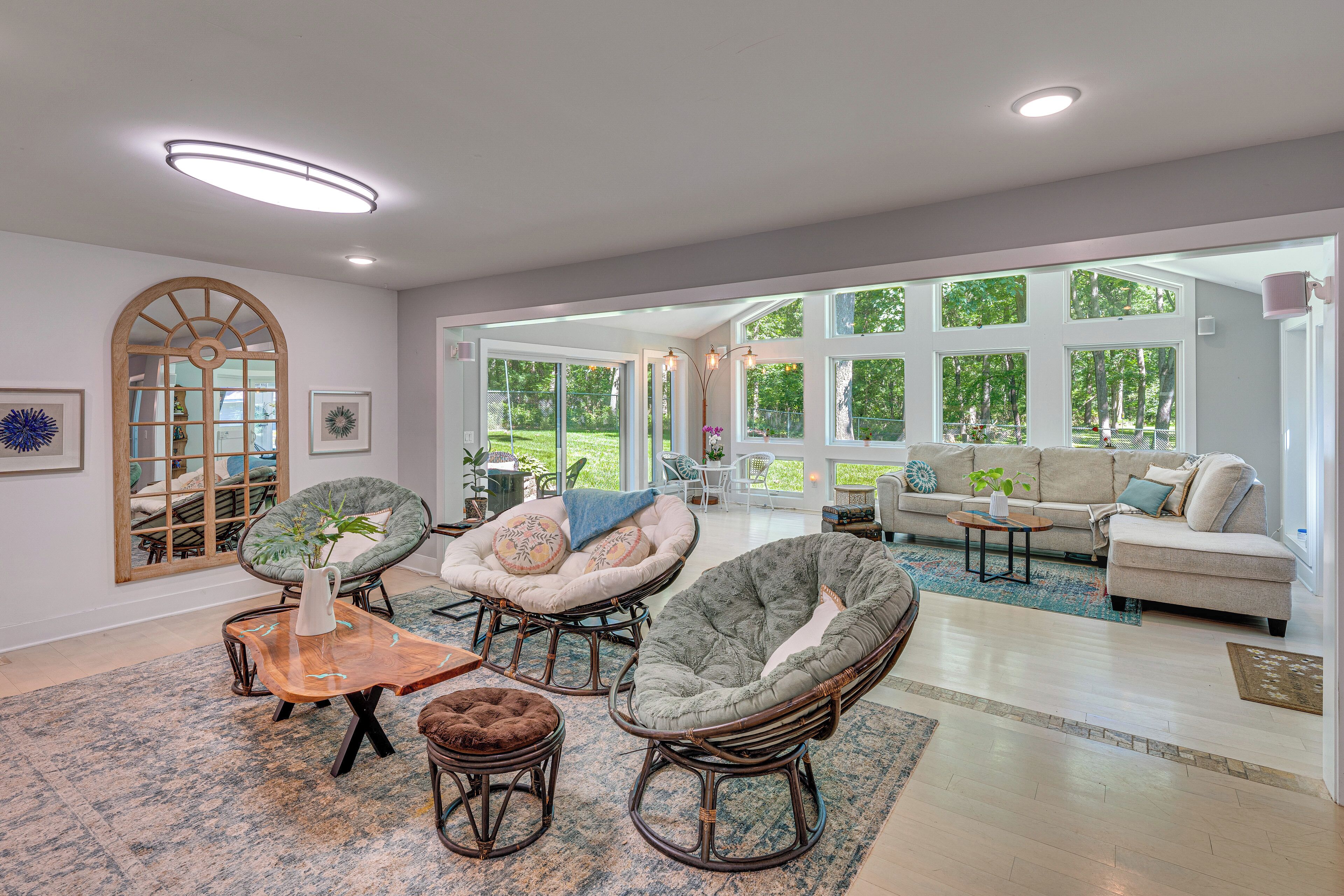 電視、壁爐、書籍