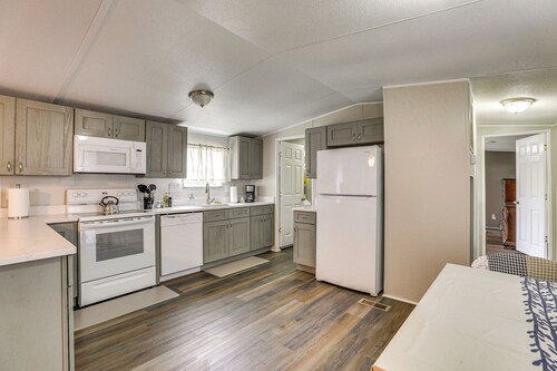 Elloree Vacation Rental ~ 7 Mi to Lake Marion!