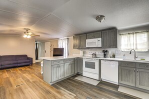 House (3 Bedrooms) | Interior - Elloree Vacation Rental ~ 7 Mi to Lake Marion! (Santee)