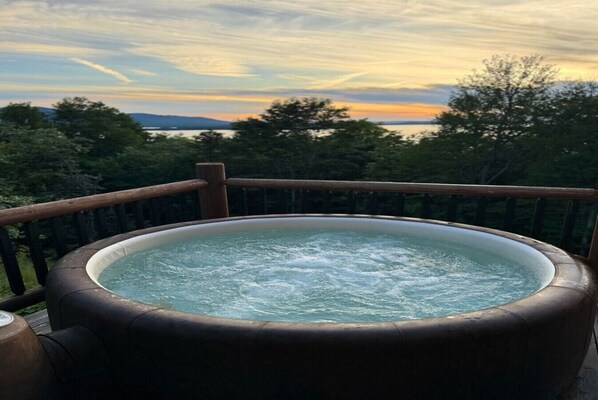 Baignoire à remous extérieure