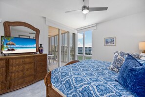 2 bedrooms, internet, bed sheets - 🌴Great Water Views, Fabulous Location-Palm Harbor #403🌴 (Fort Myers Beach)