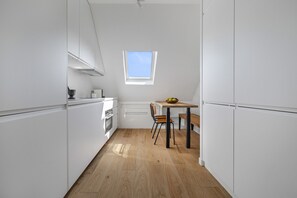 Kühlschrank, Mikrowelle, Geschirrspüler