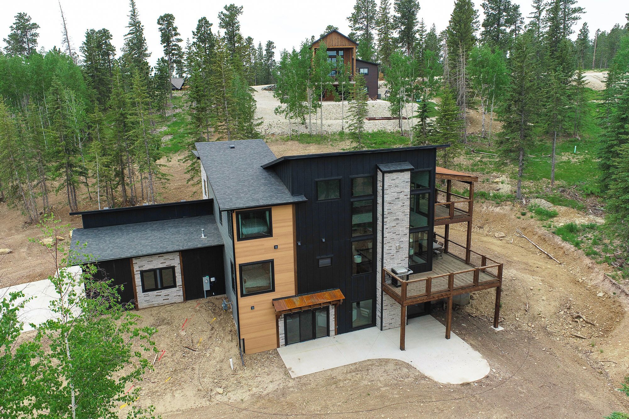 Modern 3600+ Sq. Ft. Lodge w/ Hot Tub, Arcade Games, Access to Clubhouse Pool