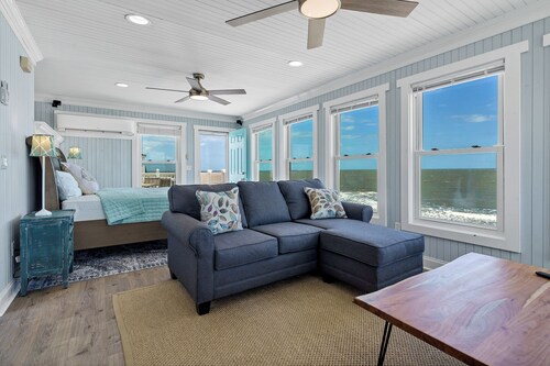 Oceanfront 3 BR 3.5 Bath Home:  Sunkissed on Edisto Beach!