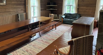 Entire home in Iisalmi, Finland
10 guests, 3 bedrooms, 10 beds,
Sauna, farmhouse