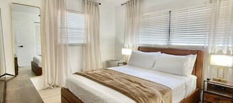 Charming 2-bedroom house in fabulous Port Charlotte with All you need.