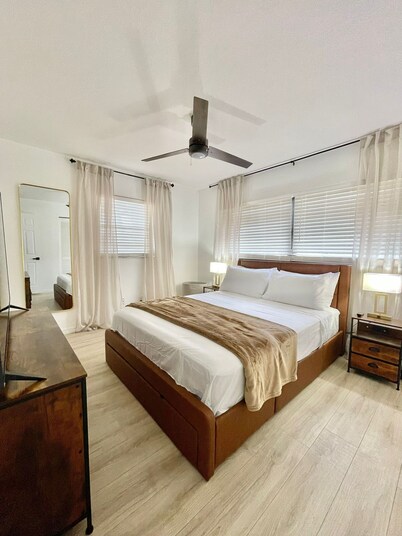 Charming 2-bedroom house in fabulous Port Charlotte with All you need.