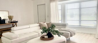 Charming 2-bedroom house in fabulous Port Charlotte with All you need.