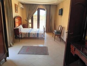 3 bedrooms, bed sheets