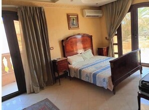 3 bedrooms, bed sheets