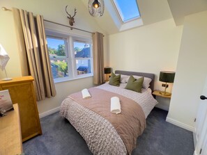 2 chambres, fer et planche à repasser, Wi-Fi gratuit, draps fournis