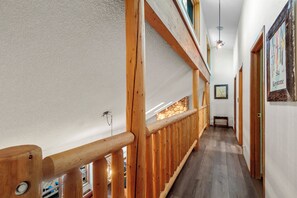 Interior - Burgundy Retreat- Beautiful Forest Mountain Getaway! (Silverthorne)