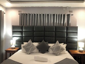 4 habitaciones, tabla de planchar con plancha, wifi y ropa de cama