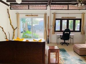 Suite familiar, varias camas | Decoración personalizada, muebles diferentes y wifi gratis 