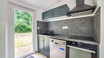 Réfrigérateur, micro-ondes, four, lave-vaisselle