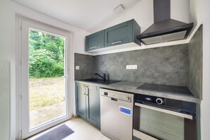 Refrigerador, microondas, horno y lavavajillas 