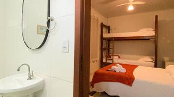 Family Quadruple Room | Bathroom | Shower, rainfall showerhead, hair dryer, bidet