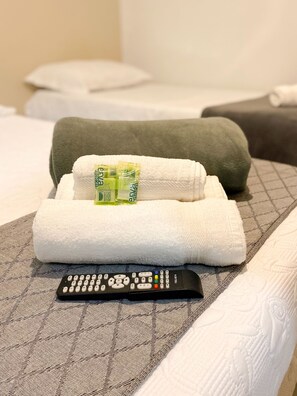 Phòng 3 Economy | Bộ trải giường bằng vải cotton Ai Cập, bộ đồ giường cao cấp, minibar 