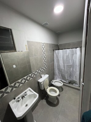 Habitación Confort doble, 1 cama doble, baño privado | Baño | Jabón