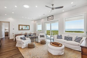 TV - Luxury Gulf Front 4 Bedroom, 3.5 Bath Home on beautiful Navarre Beach! (Navarre Beach)