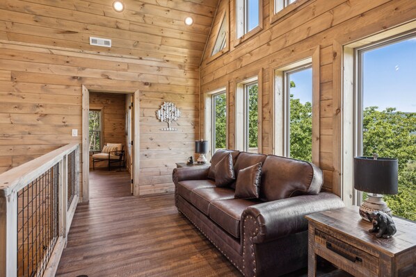 Smart TV - Moonshine Mountain Lodge 5 Bedroom Cabin by RedAwning (Sevierville)