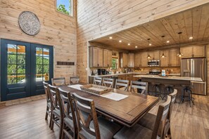 Cabaña, 5 habitaciones | Restaurantes