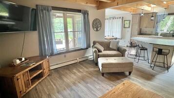 Villa, 4 Bedrooms | Living area