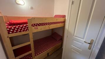 2 chambres, lit parapluie