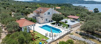 Ferienhaus mit privatem Pool