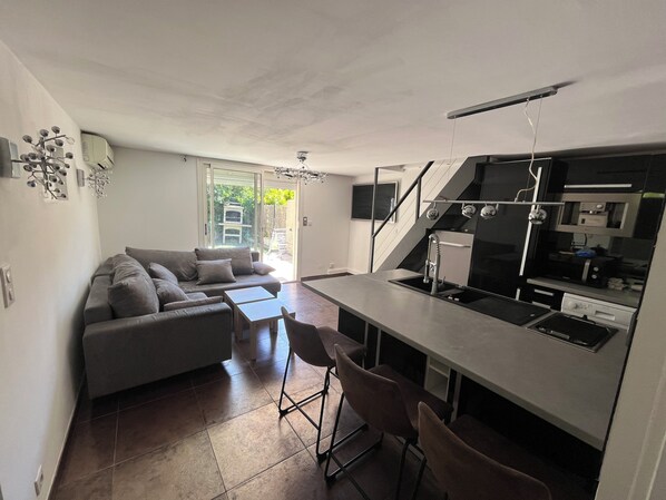 Interior - Maison Dans Residence (Mougins)