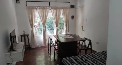 Luminoso Departamento a pocas cuadras del Monumento a la bandera