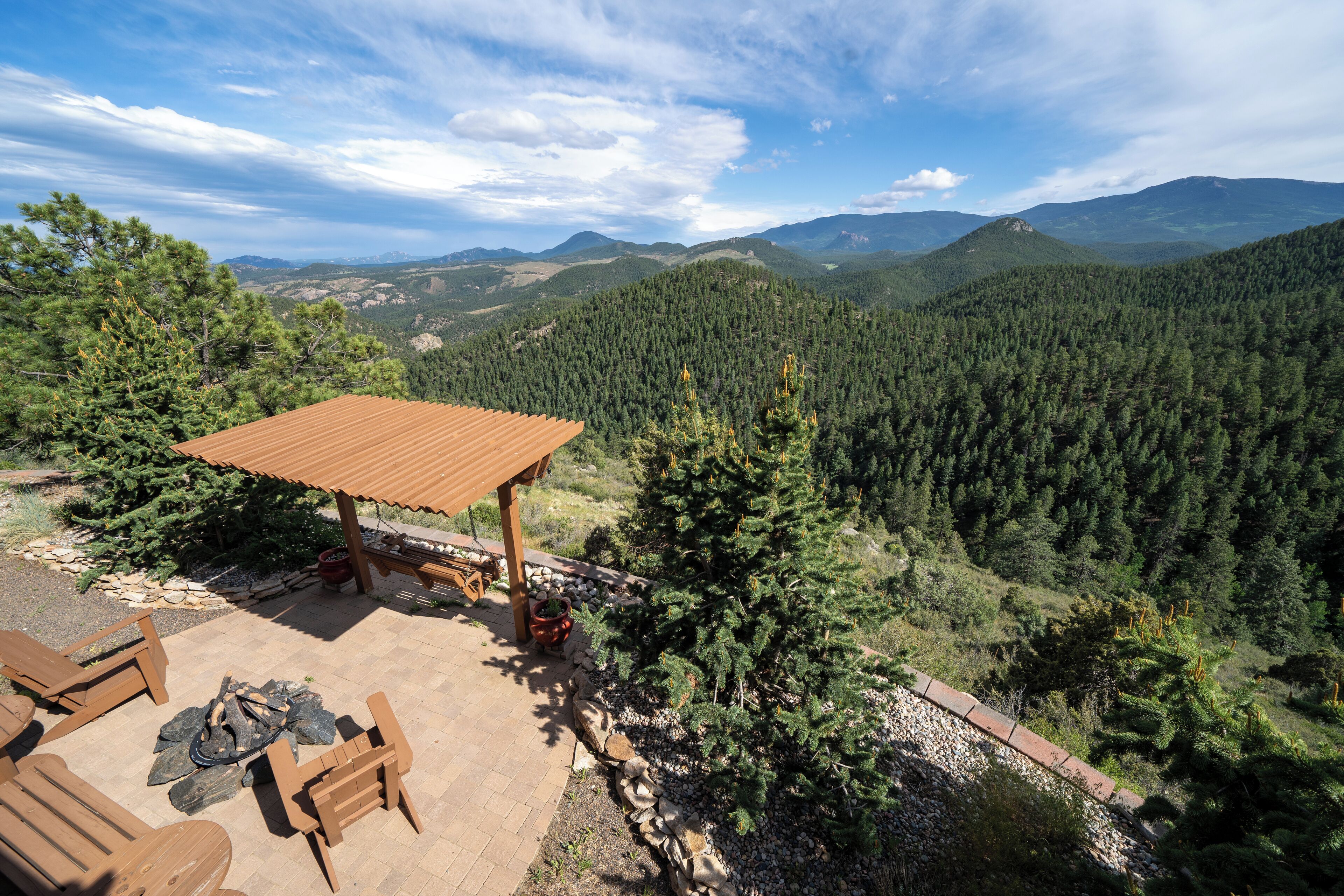 Best view! Infinity Swing, Spa, Decks, Big Kitchen, 3,100 Sq Ft, A/C, Ping Pong