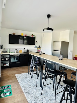 Oven, stovetop, dishwasher