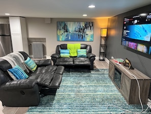 Smart TV, fireplace, computer monitors