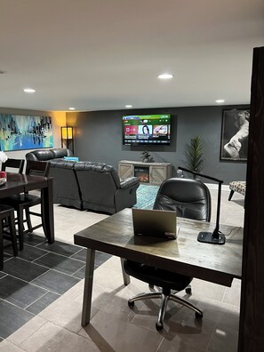 Interior - Cozy Garden Unit 1st flr with private entrance and Turo vehicle available.  (Hickory Hills)