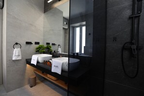 디럭스 더블룸, 시내 전망 | 욕실 | 슬리퍼