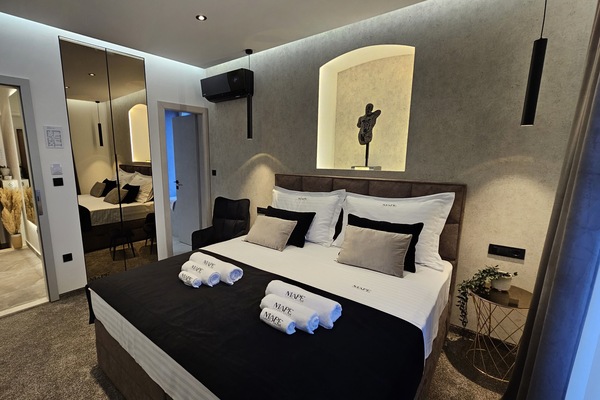 Deluxe Double Room, City View | In-room safe, blackout drapes, soundproofing, free WiFi