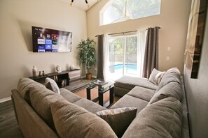 Villa | 4 bedrooms - Newly Renovated Home With Calming Atmosphere (Kissimmee)