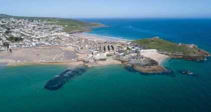 Mount Pleasant - a house that sleeps 8 guests in 4 bedrooms