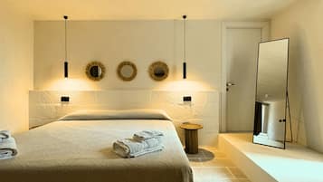 6 bedrooms, in-room safe, iron/ironing board, travel crib