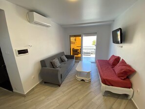 TV - Sea view - Ait Chafaa Azeffoun accommodation (Aït Chafâa)