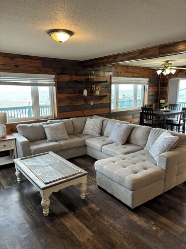 "Ackerman Lakeside" - 3 Story, 4 Bed, 3 Bath