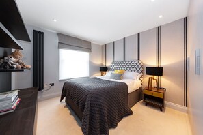 1 bedroom, iron/ironing board, WiFi, bed sheets - Moments from Northcote Road, 6min Clapham Junction, 7mins into Central London (London)