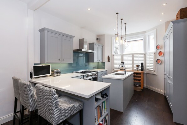 Private kitchen - Moments from Northcote Road, 6min Clapham Junction, 7mins into Central London (London)