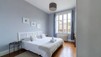 1 bedroom, iron/ironing board, travel crib, WiFi