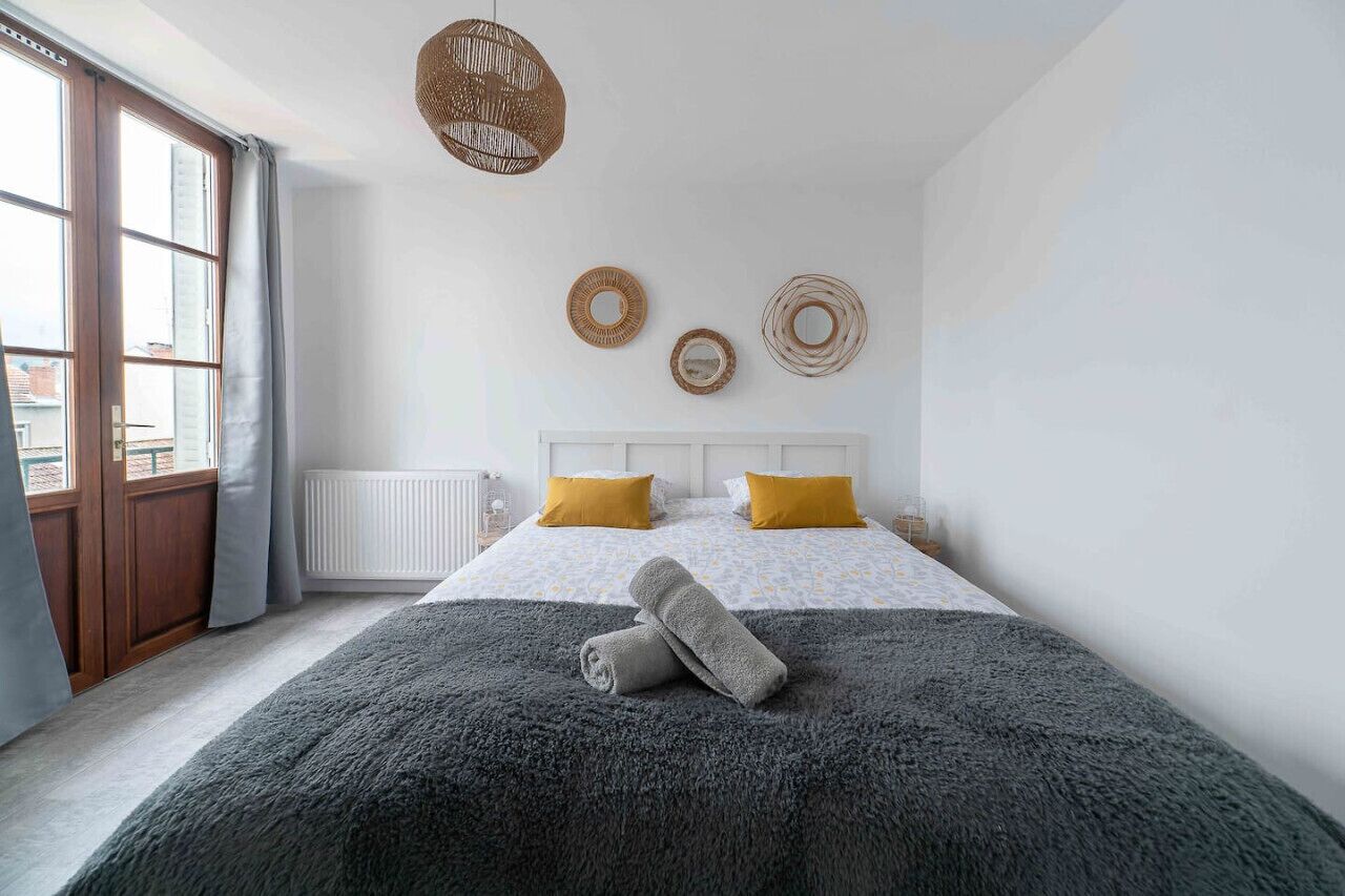 2 chambres, fer et planche à repasser, lit parapluie, Wi-Fi gratuit